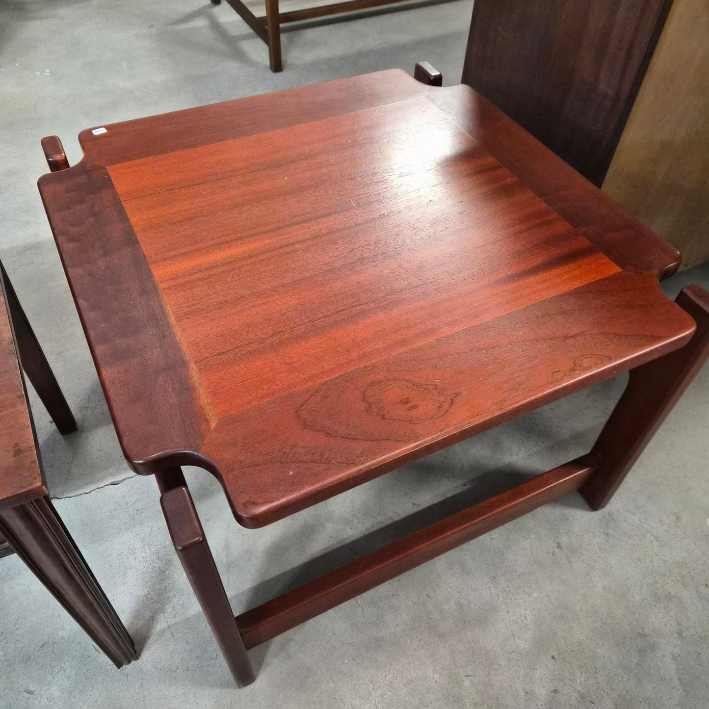 MESA AUXILIAR MID-CENTURY