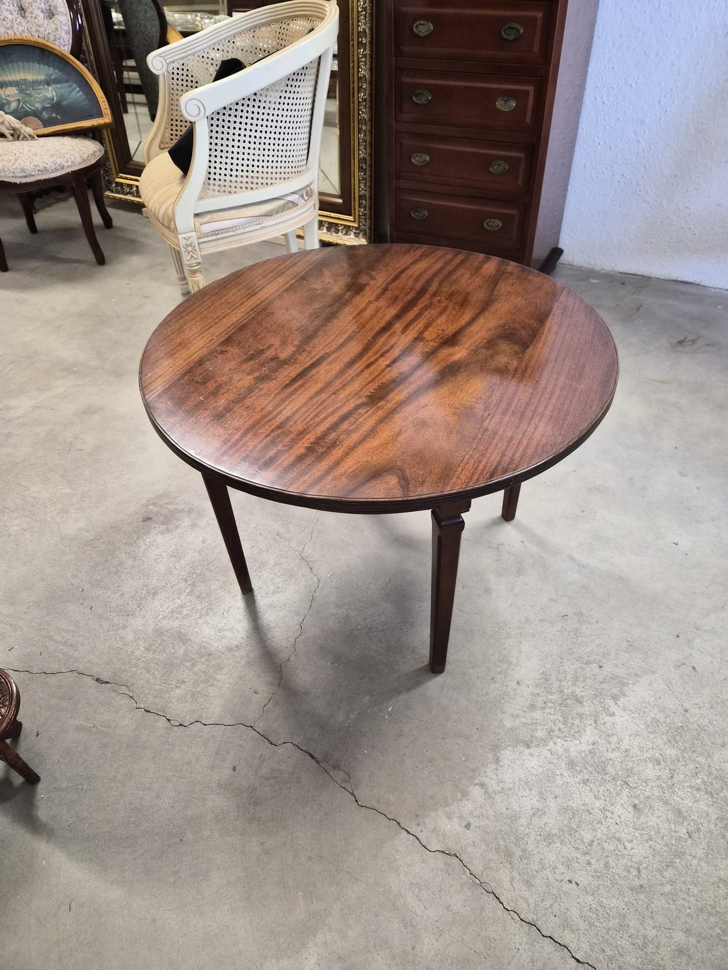 MESA AUXILIAR REDONDA DE CAOBA