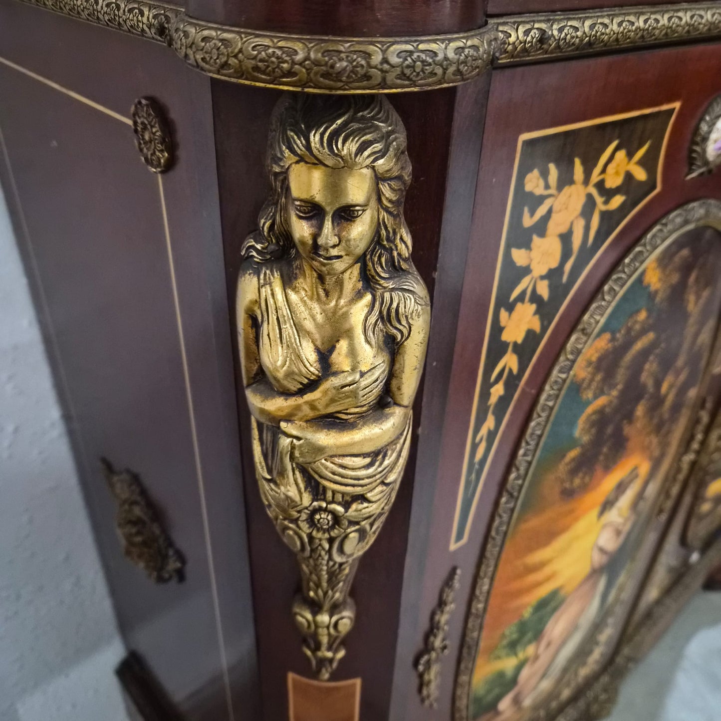 APARADOR / COMODA ESTILO NAPOLEÓN III