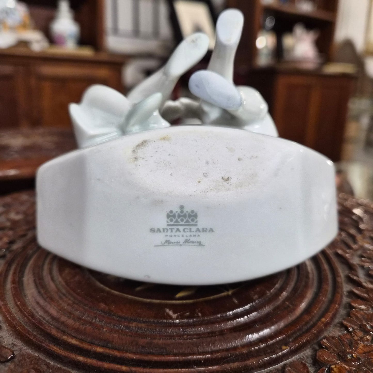 CENTRO DECORATIVO EN PORCELANA SANTA CLARA