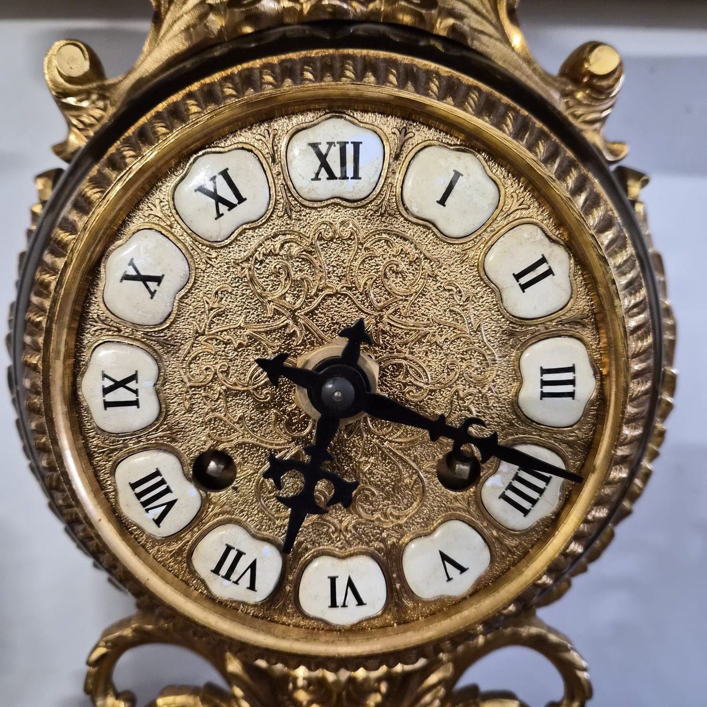 RELOJ COLUMNAS MARMOL Y BRONCE