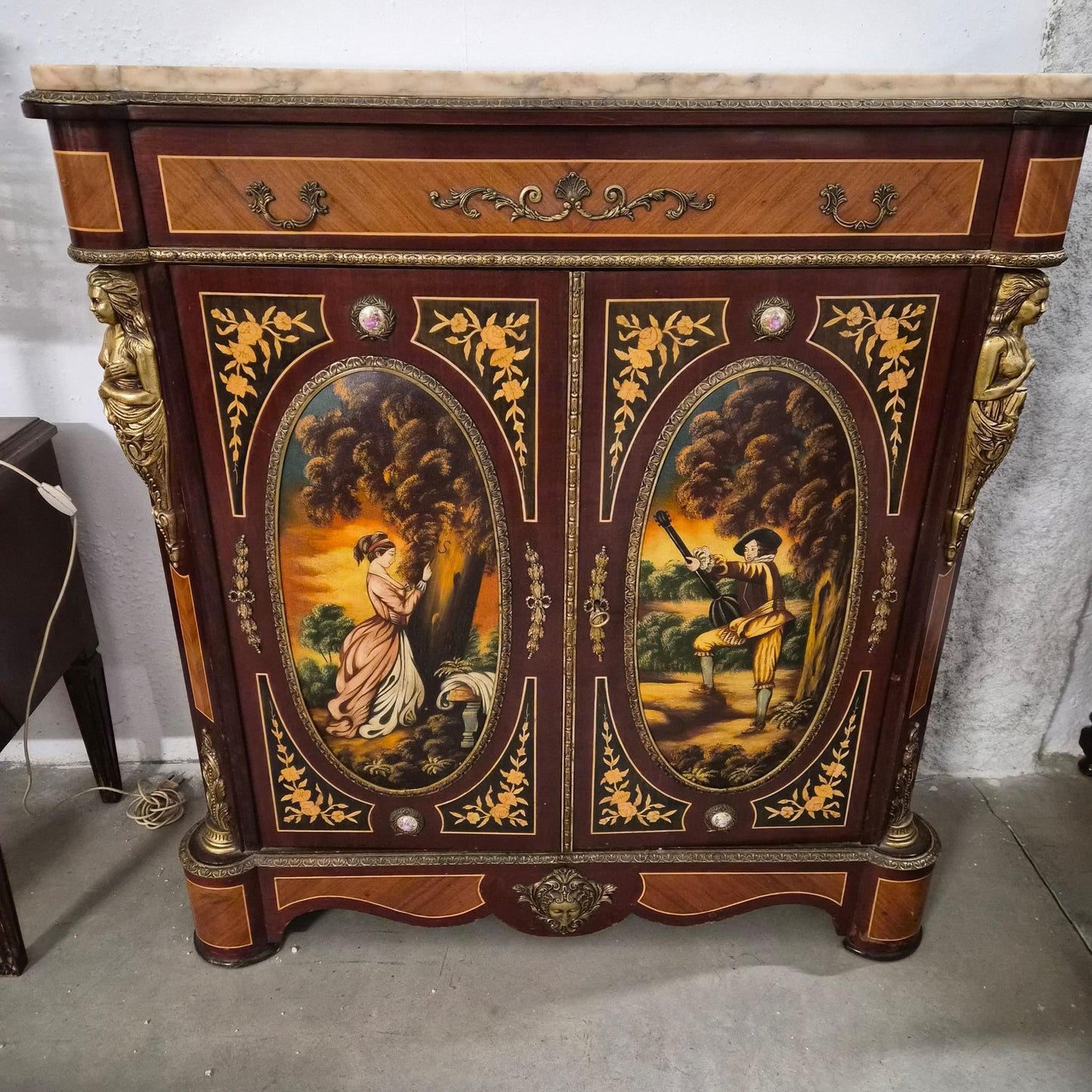 APARADOR / COMODA ESTILO NAPOLEÓN III