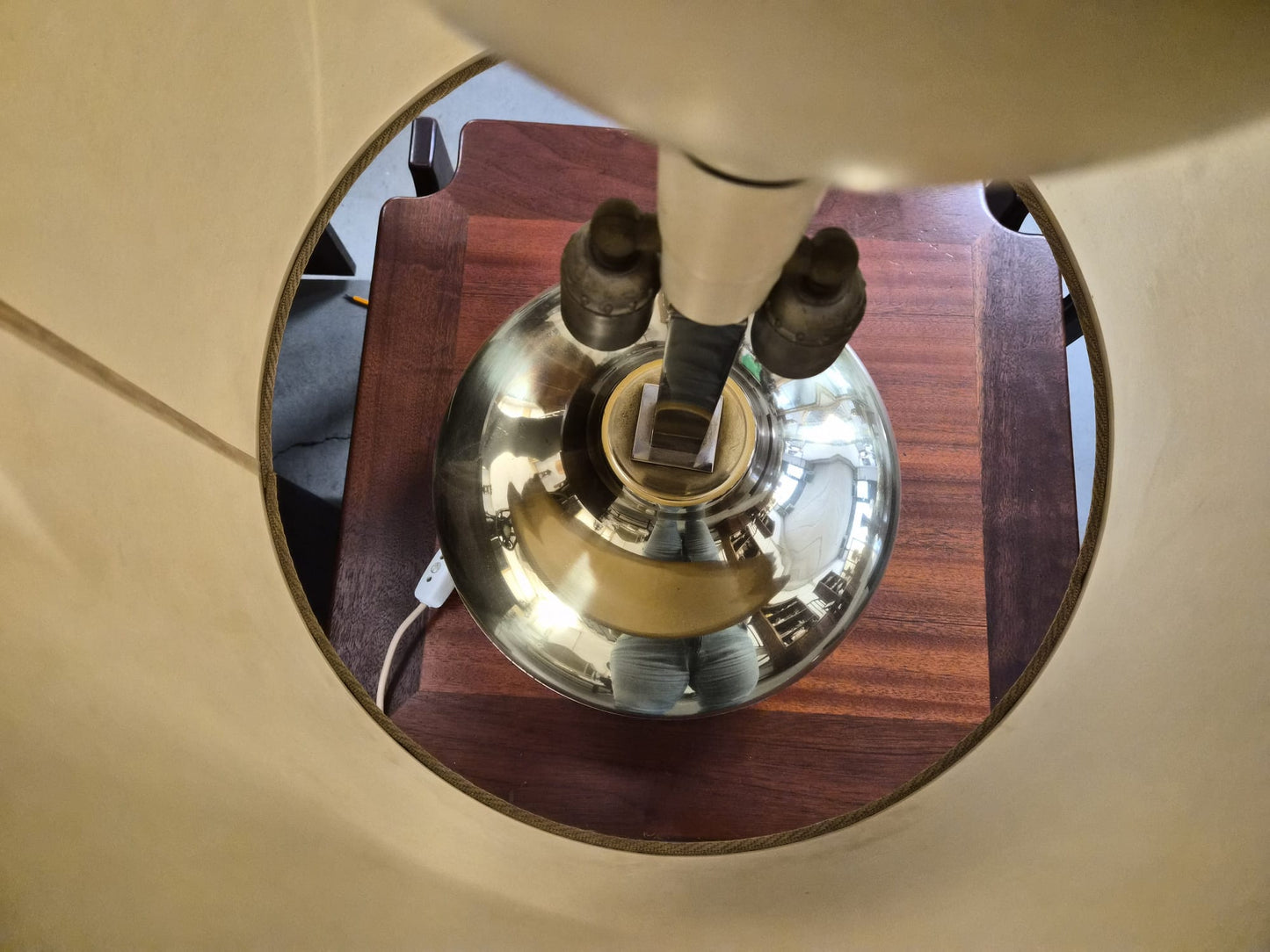 LAMPARA DE MESA ITALIANA Mid-Century (años 60–70)