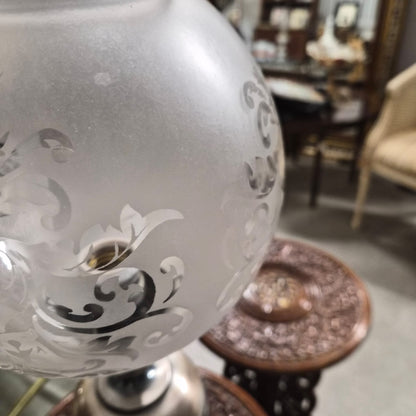 LAMPARA DE MESA CON TULIPA