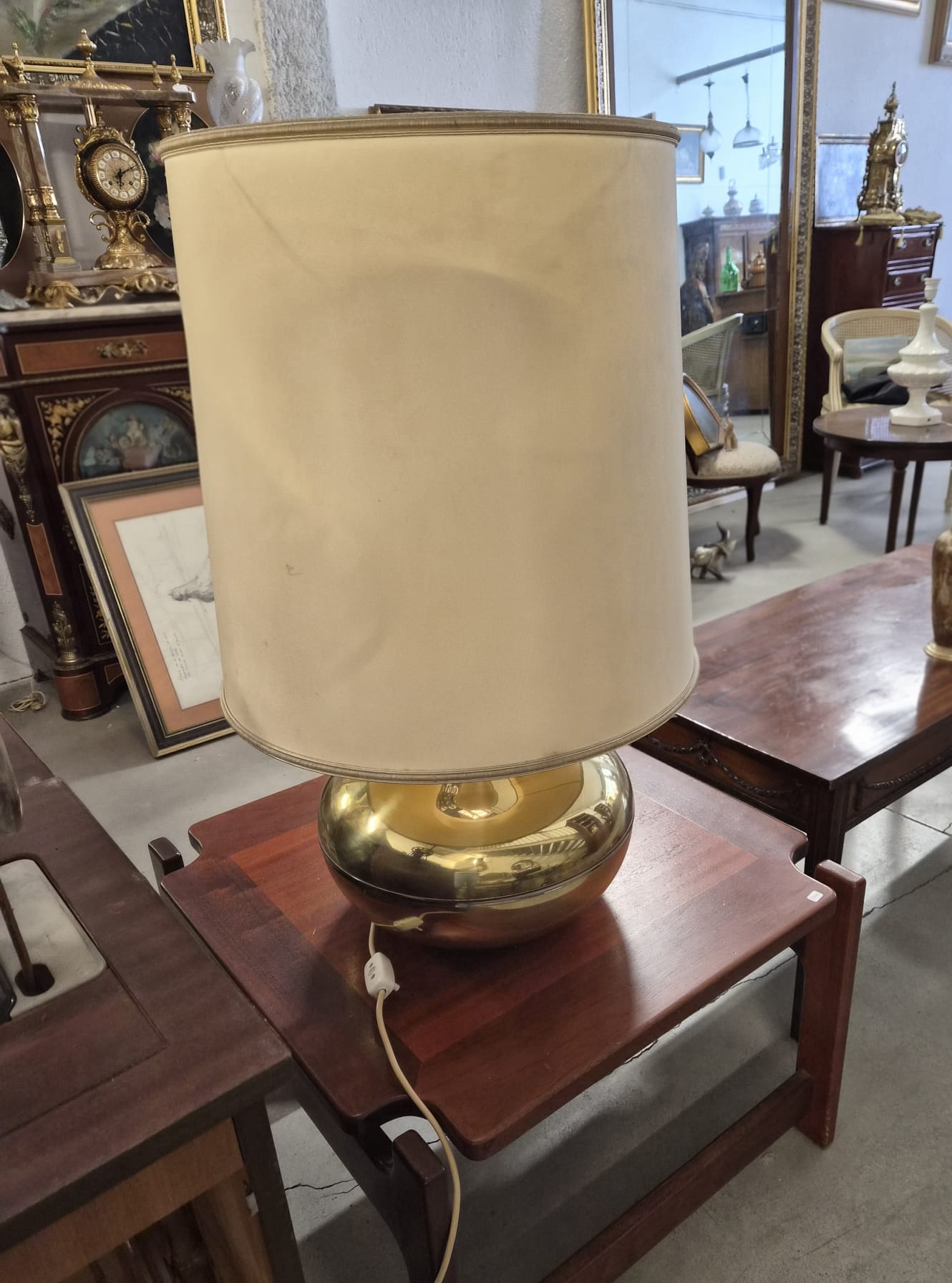 LAMPARA DE MESA ITALIANA Mid-Century (años 60–70)